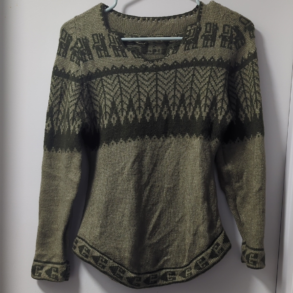 Peruvian Olive Green Patterned Women's Sweater